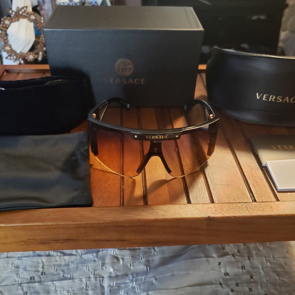 Authentic Pre-owned Black Versace Medusa Icon Shield Sunglasses